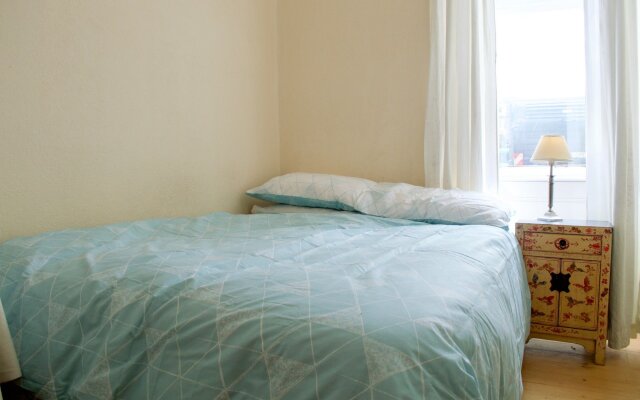 1 Bedroom Flat In Roseburn