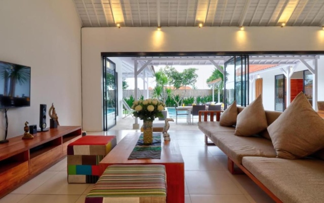 Specious 3Bedroom Rakuen Villa Canggu – Guest Rooms – Tibubeneng