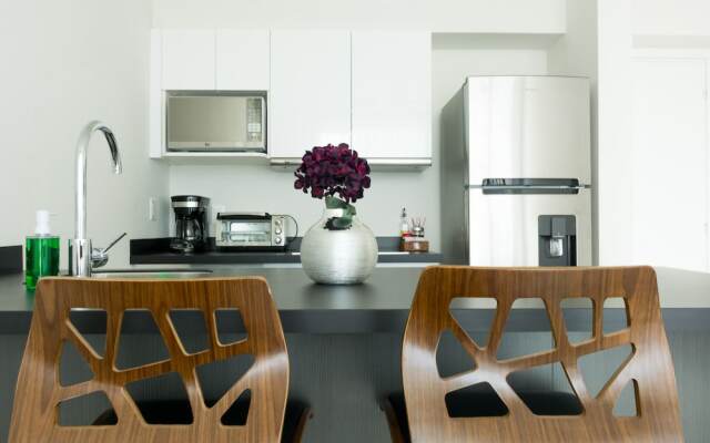 Tropic Playa Apartments by Homing Bird