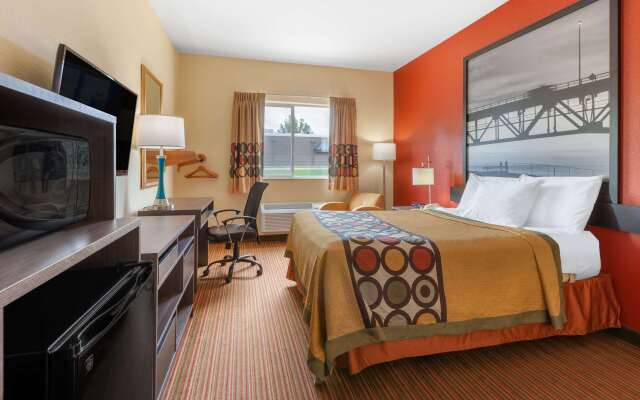 Super 8 by Wyndham Big Rapids