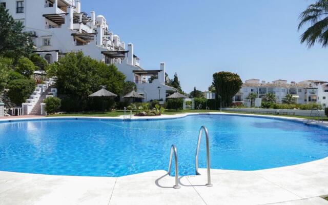 Stunning Apartment La Colinas de Calahonda with Sea Views