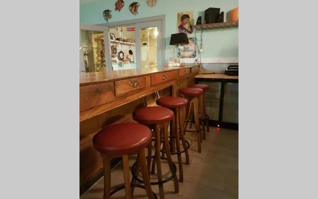 Vakantiewoning in Mol centrum met eigen bar "CasaCuriosa"