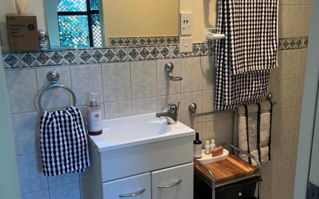 Waitakere Ranges Bed & Breakfast
