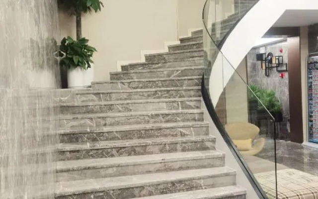 Homeinn Plus Hotel (Hangzhou West Lake Hubin Hefang Street Pedestrian Street)