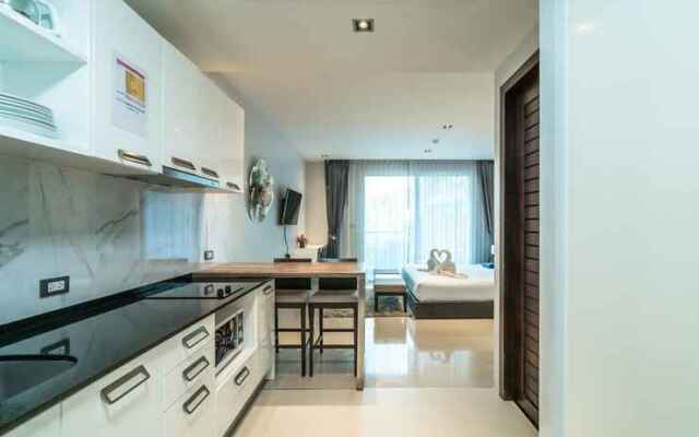 Et414 - Charming Pool View Studio Pool and gym in Patong