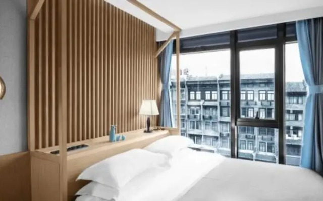 Cozy Home Rooftop Scenic Hotel (Guilin Two Rivers And Four Lakes Elephant Trunk Hill)