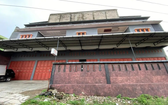 Hotel O Kost Nian Syariah Near SPBU Pertamina 74.91657 Mattirotasi Sidrap — 2-star hotel in Mattirotasi