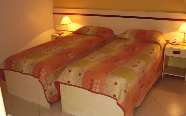 Crystal Apart Hotel