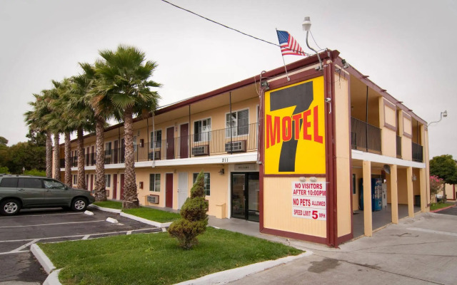 Motel 7