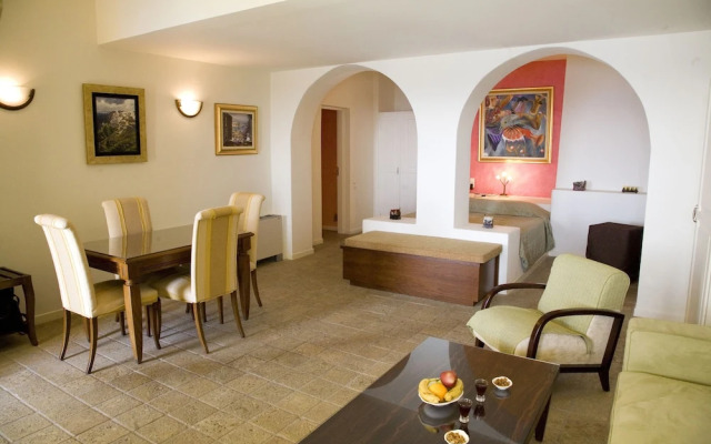 Adamis Majesty Suites