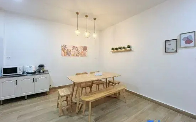 Sleeping Shine by DeliZia Homestay (9-10 Persons)