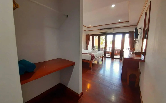 Lipa Bay Resort