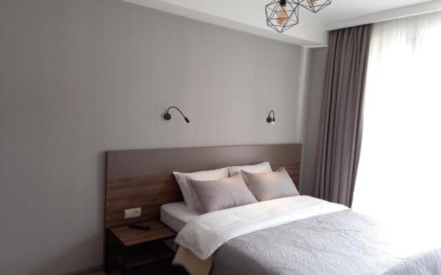 Bakuraini Crystal Loft 406
