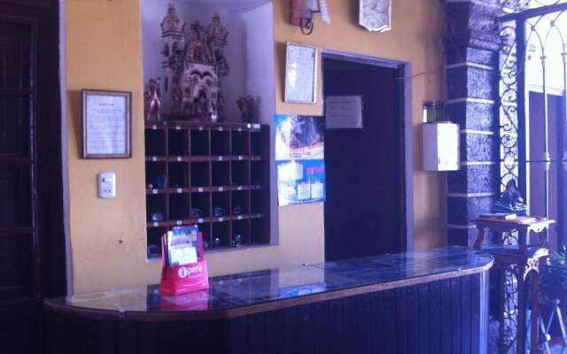 Hostal Tres Mascaras