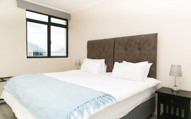 Island Club Hotel & Apartments