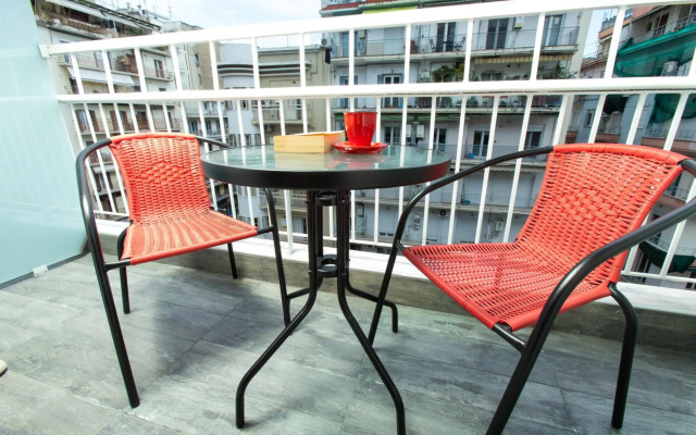 Downtown Luxury Boutique Suites : the red suite