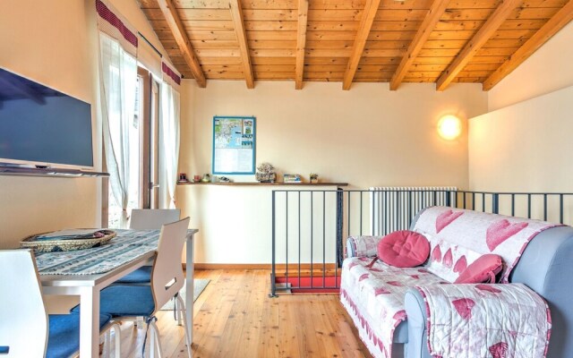 Modern Holiday Home with Swimming Pool in Gravedona