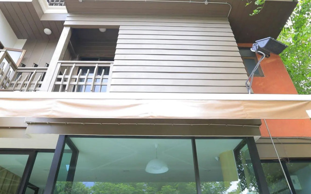 The Peaberry Explorer Hotel