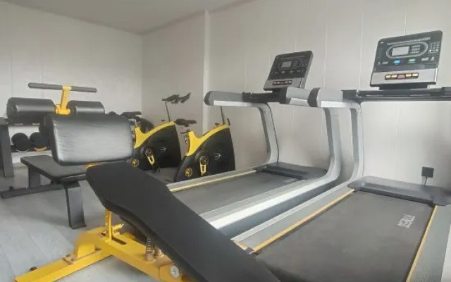 Huaju Hotel (Suzhou Taihu Xukou  subway station shop)