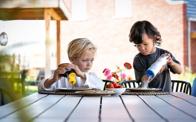 Kids Special 8p in Thorn