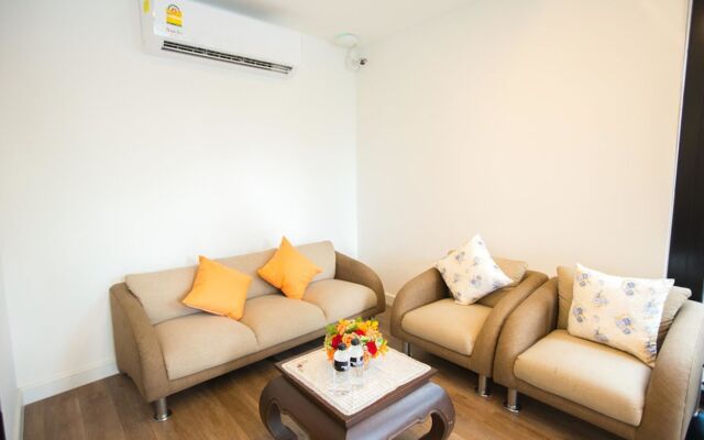 Stay With Hug Poshtel & Activities