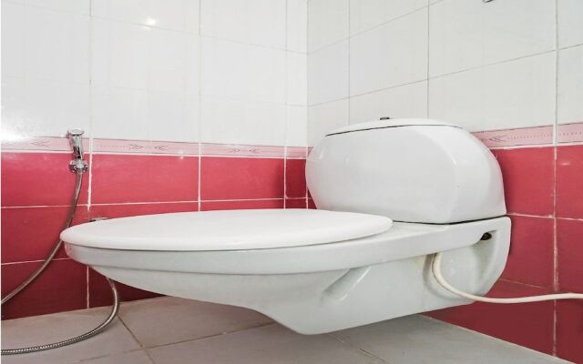 OYO 29394 Hotel Apoorva Deluxe