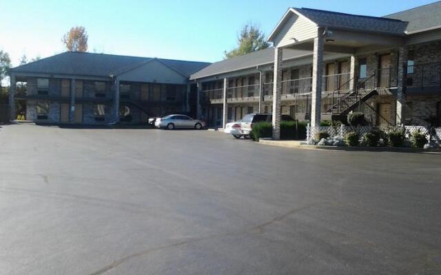 Travelers Inn & Suites