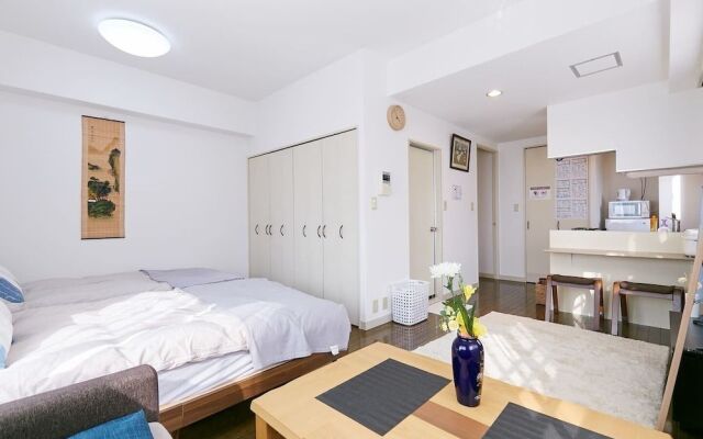 Keikyu Kamata Colorbee Hostel
