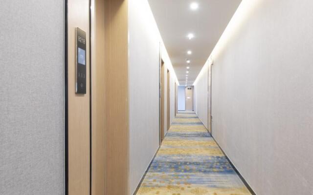 VX Hotel Wuxi Lingshan Scenic Area