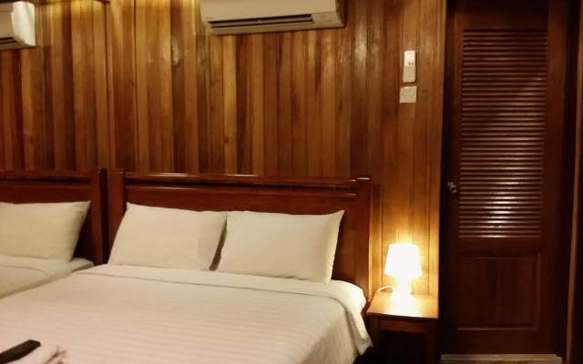 Rainforest Bed & Breakfast Hotel