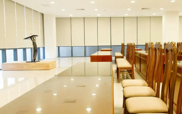 Danang Han River Hotel