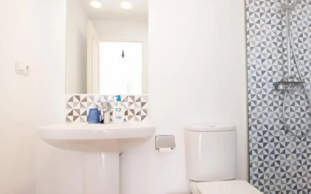Surfers Retreat - Hostel - Adults Only