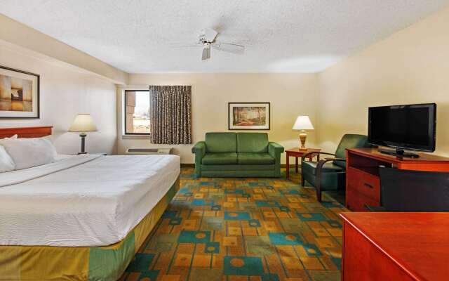 La Quinta Inn & Suites by Wyndham Albuquerque Journal Ctr NW