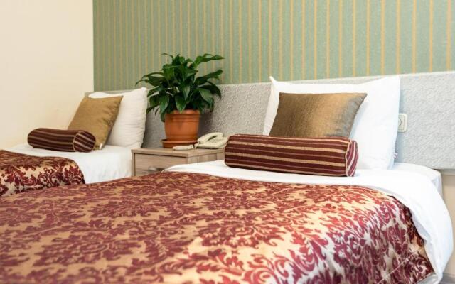 Di̇nar Hotel