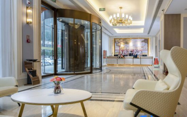Vienna Hotel (Youyang Taohuayuan Branch)