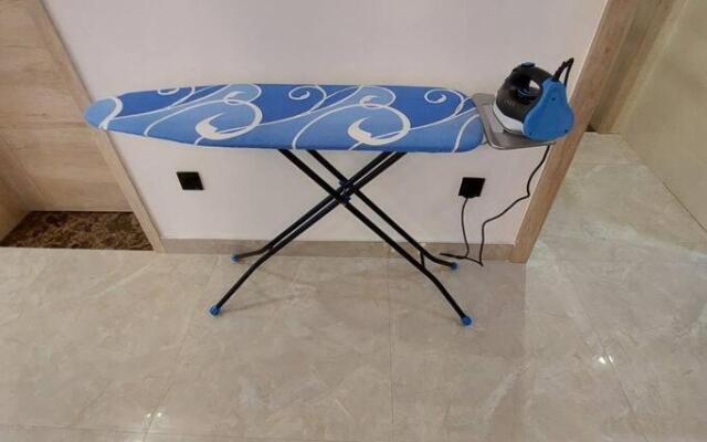 Urban Oasis - Modern Luxe 2 Bedroom Apt with pool, gym