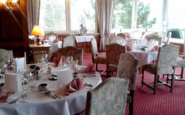 Hôtel Restaurant Aux Trois Roses