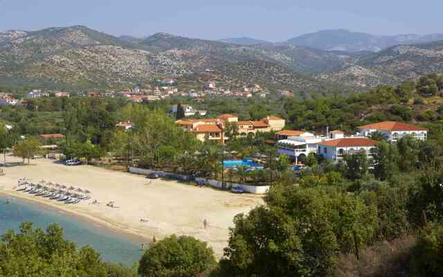 Kamari Beach Hotel