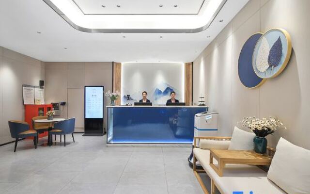 Yahou Light Luxury Hotel