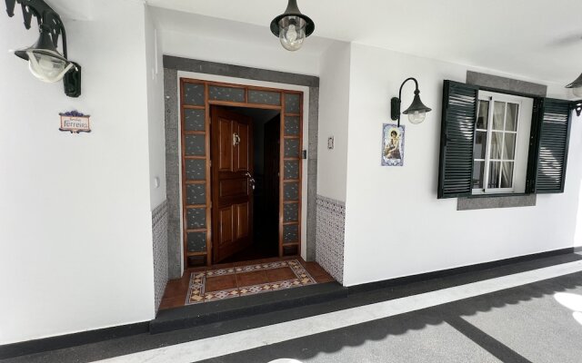 Classic Tranquil Madeiran 4-bedroom Villa Funchal