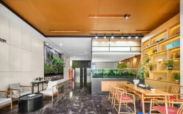 Hezhizhou Hot Spring Hotel