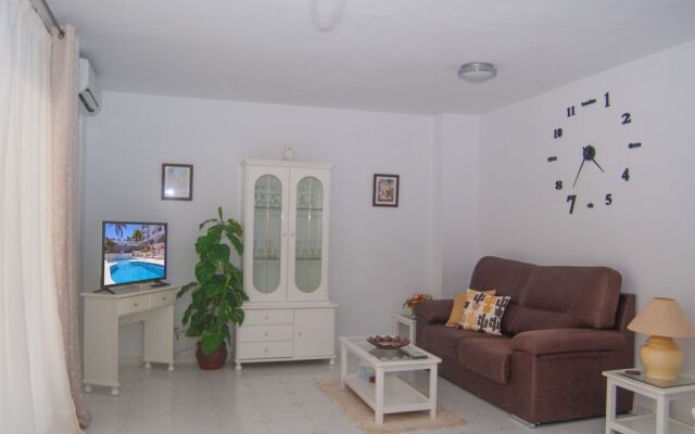 Spacious 2 bed holiday apartment in Calahonda