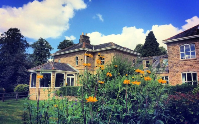 Walltree House