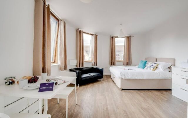 Beautiful studio with city views, in Liverpool!