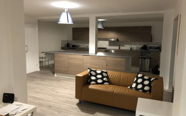 Frodsham Street Apartment