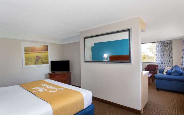 Days Inn & Suites by Wyndham Tallahassee Conf Center I-10