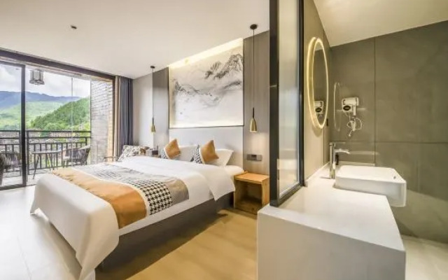 Yinxiang Xijiang Resort Hotel