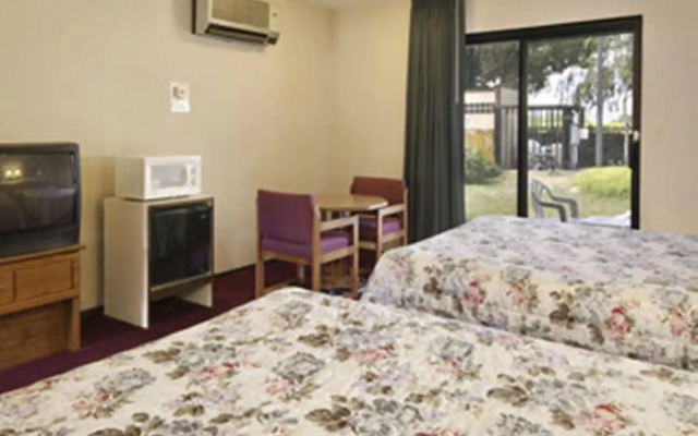 Travelodge by Wyndham Turlock
