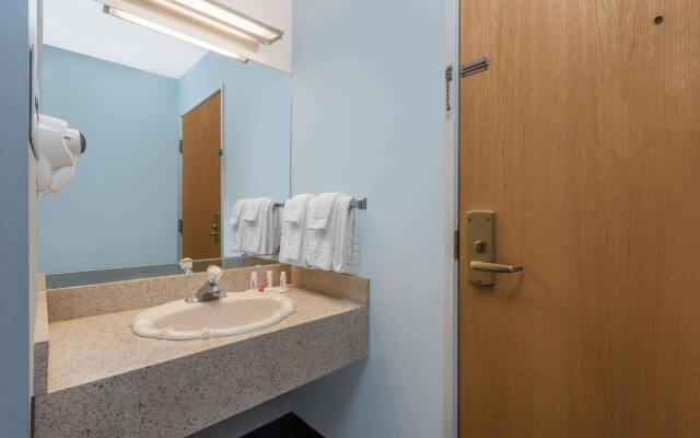 Americas Best Value Inn & Suites