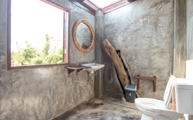 Boon Home Stay Arts and Crafts